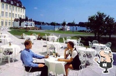 Installez-vous à l'une des tables de Restaurant Fontane