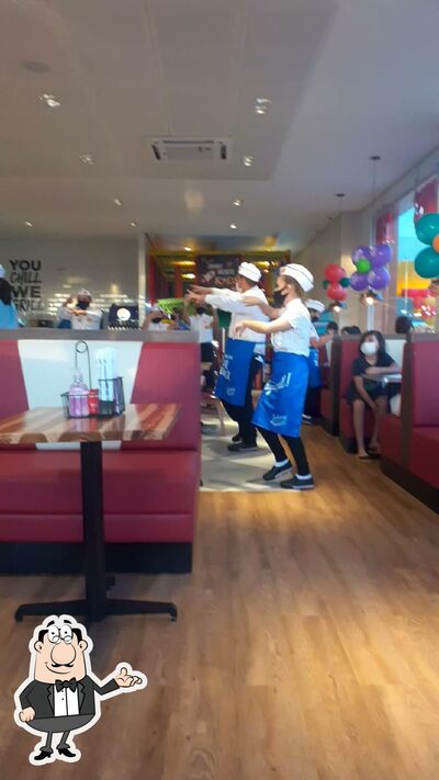 Veja imagens do interior do Johnny Rockets @ Av. Coronel Teixeira