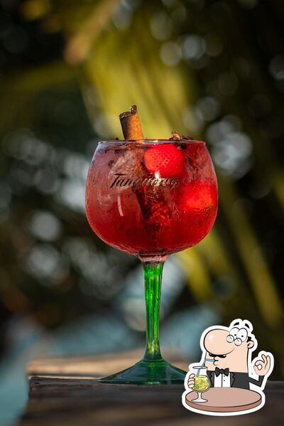 Peça uma drinque no House Beach Bar