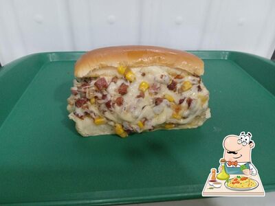 Platos en Hot Dog King Deluxe