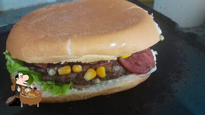 Platos en Poko Bom Lanches