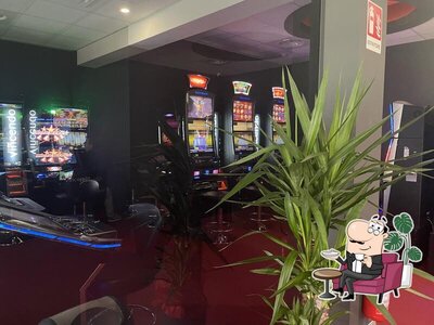 Interno di Snai Vincendo, Slot e Vlt
