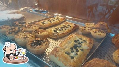 Platos en Pastéis Quase de Belém
