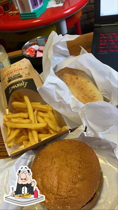 Dégustez des frites à So Burger