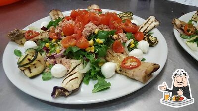 Platti al Frankie Chicken e Pizza