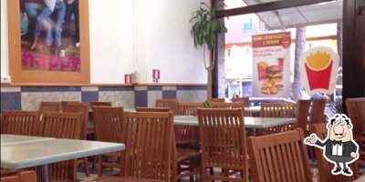 Dai un'occhiata agli interni di McDonald's