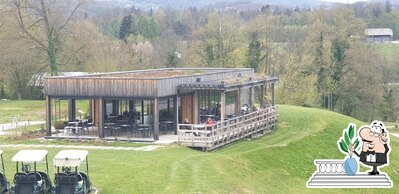 Goditi la vista dagli esterni di Golf Grad Otočec