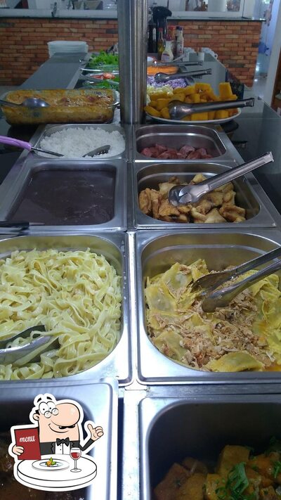 Comida em Restaurante Grande Família