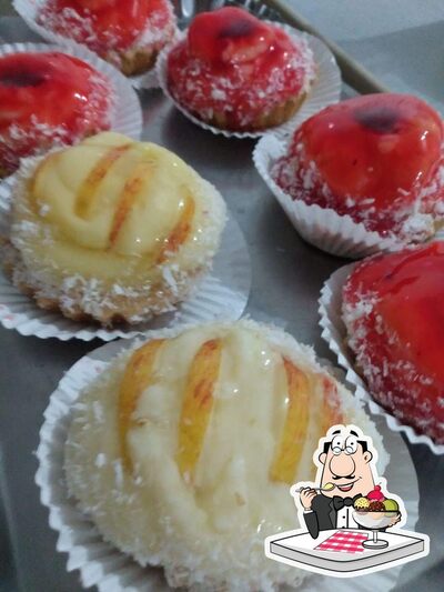 Padaria e Confeitaria Pão da Vida serve uma escolha de sobremesas