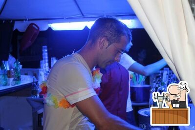 Ordina un cocktail al barista