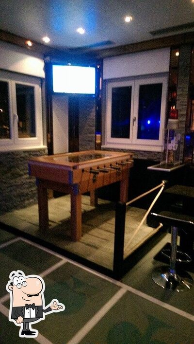 Installez-vous à l'une des tables de Joker Fully