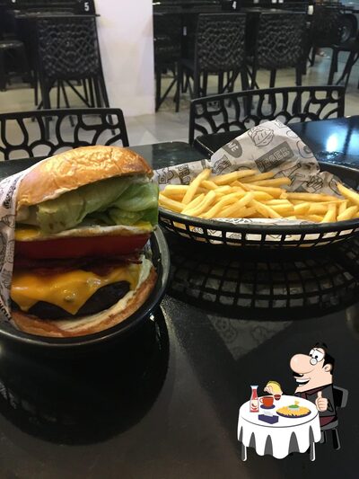 Consiga um hambúrguer no Nazaré Burguer