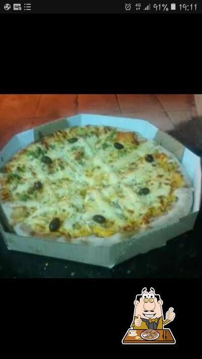 No Pizzaria Crystal Delivery, você pode desfrutar de pizza
