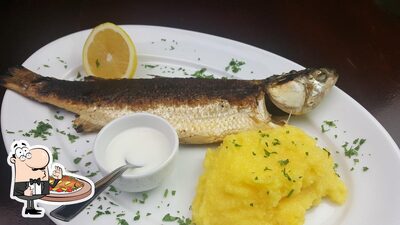 Terasa Cetate Mamaia propose une variété de plats à base de poissons