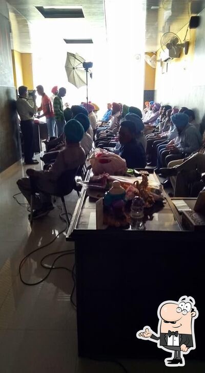 Check out how Gravie TOSSE Restro Bar looks inside