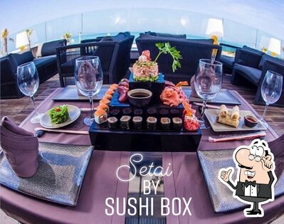 Découvrez l'intérieur de Sushi Box