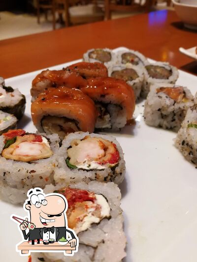 Rolos de sushi são servidos no Pe'ahi