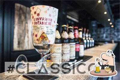 Goditi una birra con la cena