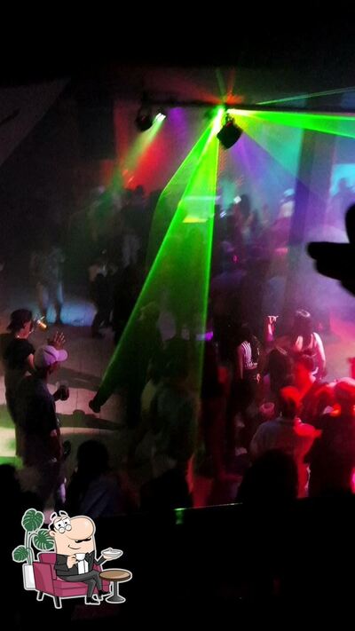 Veja imagens do interior do Lounge Bar