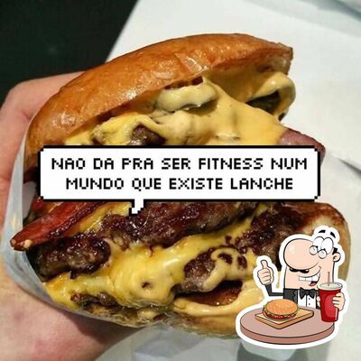 Novo Cazuzas serve uma variedade de opções para os amantes dos hambúrgueres