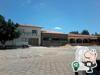 Veja a parte externa do Churrascaria Pau de Fruta