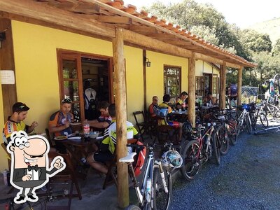 Você pode espairecer no na área externa do KALLAS DA SERRA. O sabor da roça