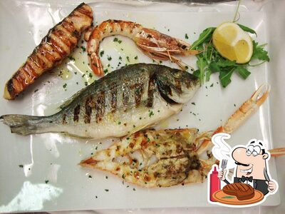 Pasti a base di carne vengono serviti al ristorante BAIBE SAS