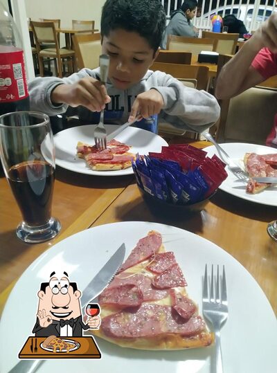 Escolha diferentes variedades de pizza