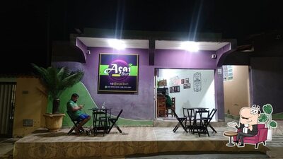 O interior do Açai Buri