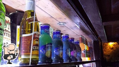 Goditi un drink al pub & bar Azur Bahia