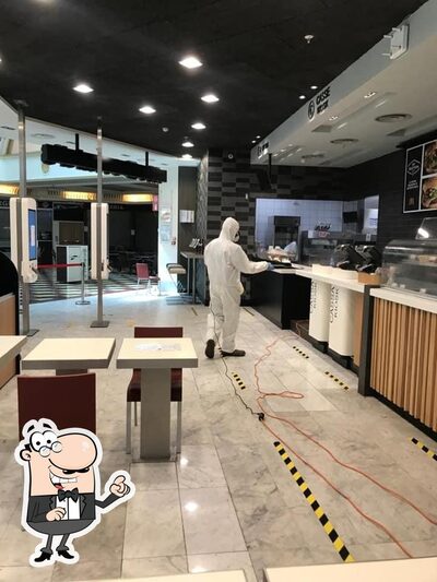 Siediti a un tavolo di McDonald's - Roma EUR Rome