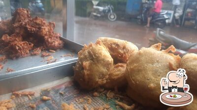 Food at Kalya vadapav