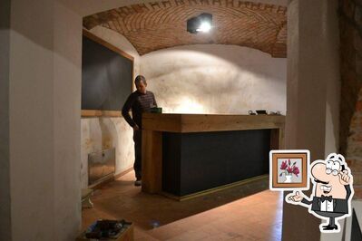 Dai un'occhiata agli interni di MAK