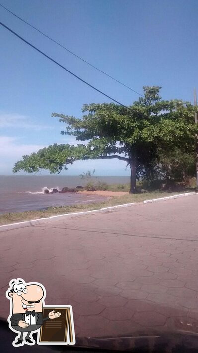 O exterior do Travessia Beach Bar