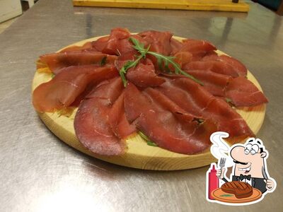 C'è un'ampia gamma di piatti per gli amanti della carne