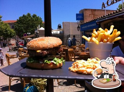Faites-vous plaisir avec un hamburger à Le Bar à Fruits Burger Bar