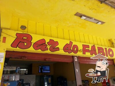 O exterior do Bar do Fábio
