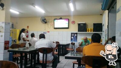 Veja imagens do interior do Bar DK+1