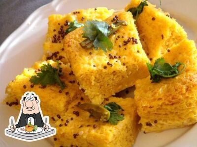 Food at Surati khamani