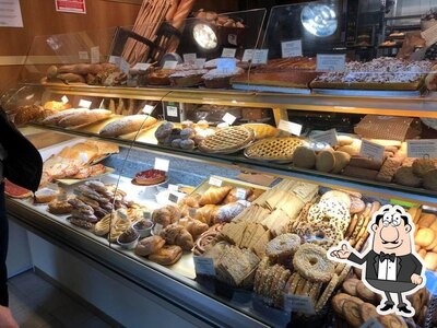 Dai un'occhiata agli interni di Il Fornaio