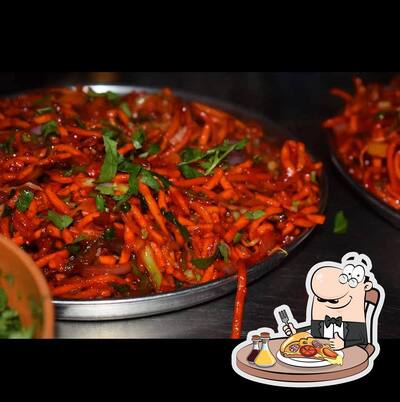 At Jigar paubhaji ( જીગર પાઉંભાજી), you can enjoy pizza