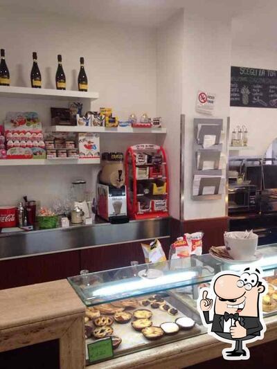 Goditi qualcosa da bere alla pasticceria Cornetto Notte