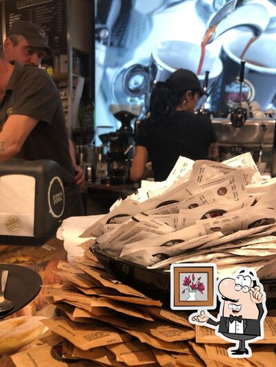 Dai un'occhiata agli interni di Gran Caffe Baffo