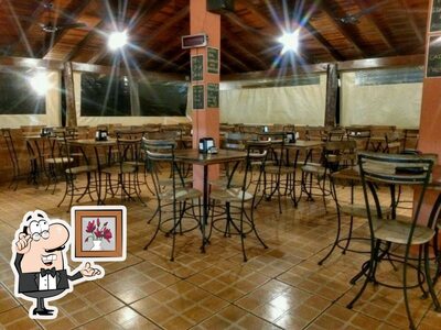 Veja imagens do interior do Empório Tavolaro