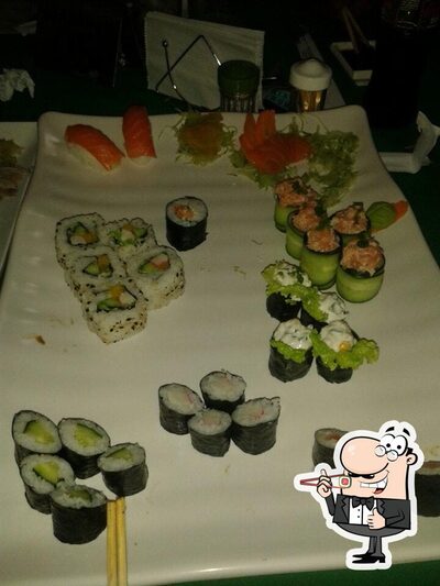 Presenteie-se com sushi no Manpuku