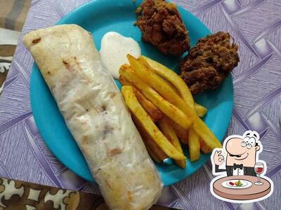 Food at Highlanders shawarma