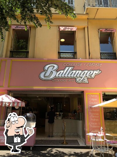 L'intérieur de Ballanger Confiserie Crêperie