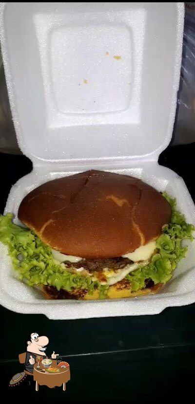 Comida em Pizzas e Lanches Família 