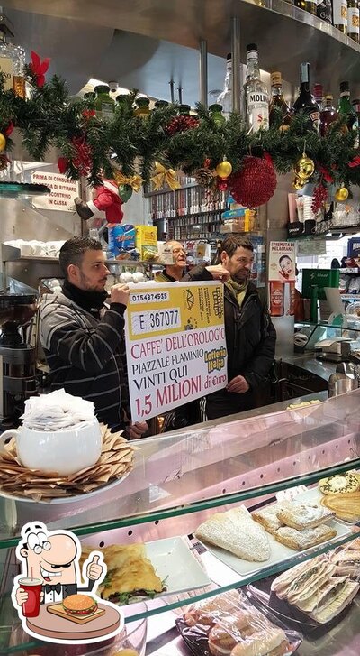 Caffè dell'Orologio offre un'ampia quantità di opzioni per gli amanti dell'hamburger