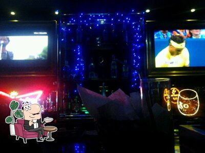 Découvrez l'intérieur de Black's Pub